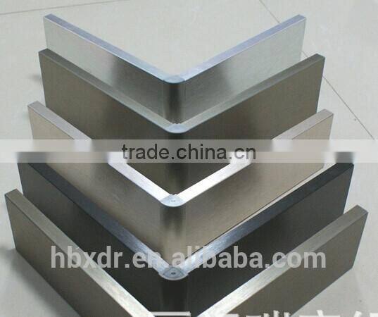 OEM elegant waterproof decorative kitchen aluminium baseboards