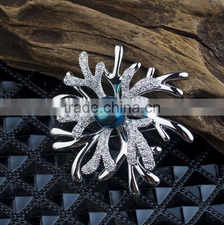 Gold-plated natural pearl snowflakes antlers shawl brooch buckle