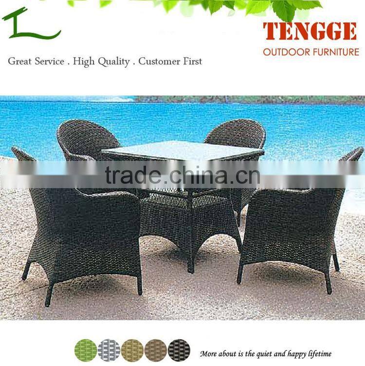 YH-5132 Outdoor furniture rattan dinner set portable table and chair set