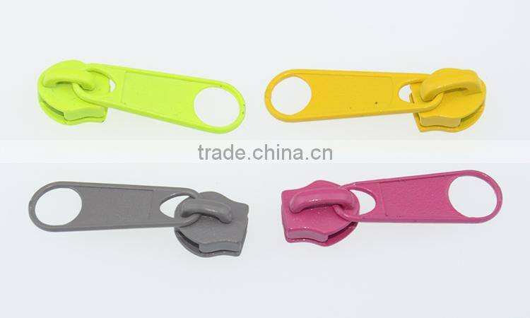 Hot Sale Cheap Colorful Nylon Zipper Long Puller Zipper Sliders