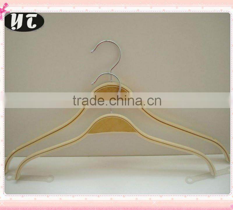 AT68 laminated wooden dress hanger