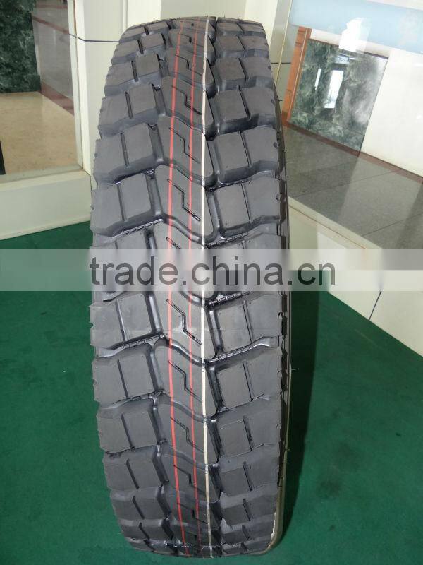Rib and lug truck tire 7.50-20