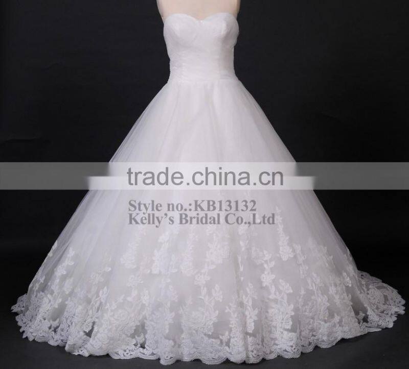 elegant fashion bridal gown make of lace and tulle