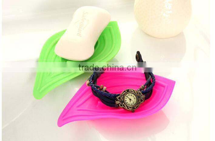 Q111 fashion household wholesale home east plastic shell soap dish