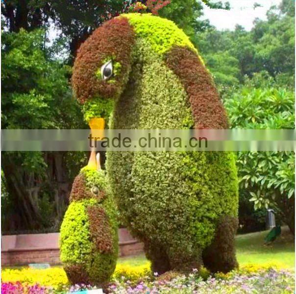 artificial grass animal shape ornamental plastic animal topiary with wooden package