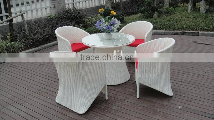 Rattan coffee shop tables and chairs