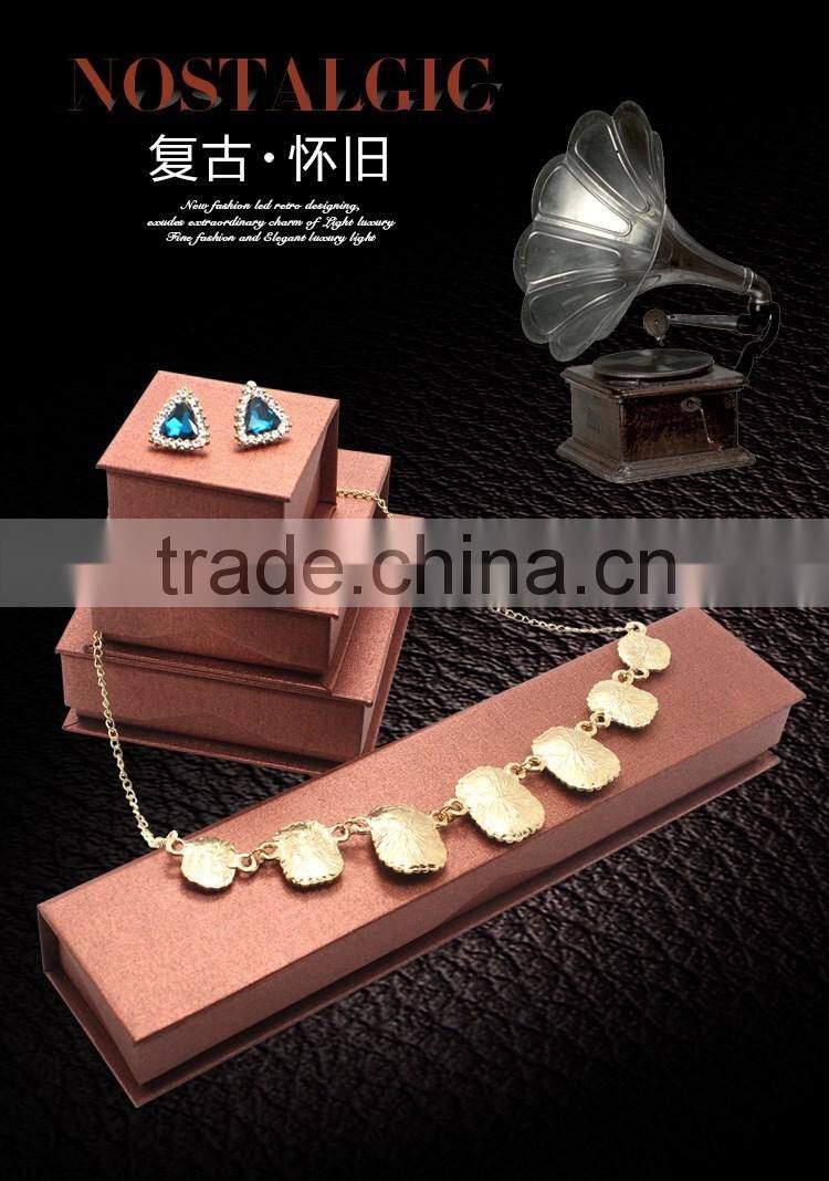 Luxury velvet jewelry box cardboard packaging