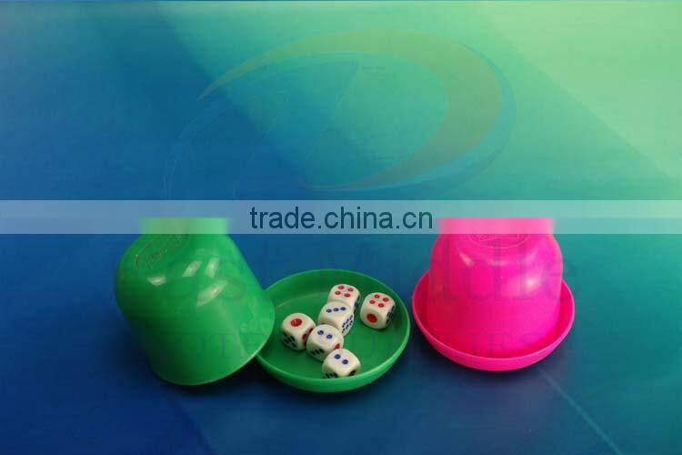 Guangzhou whosaler plastic dice cup with lid
