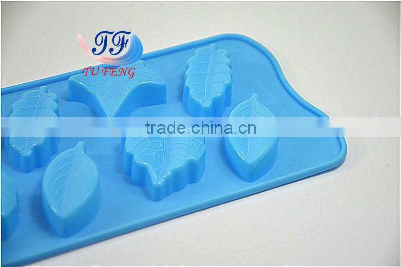 2015 dongguan wholesale food grade maple leaf shape ice cube tray