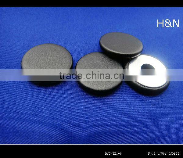 custom hand sewing fabric covered button for garment
