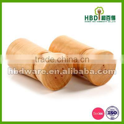 Hot products Rubber Wood Salt And Pepper shaker set wholesale
