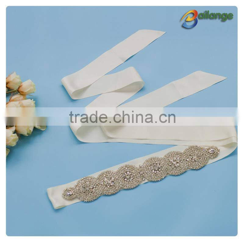 Wonderful Surprise Fashion feather shape crystal applique