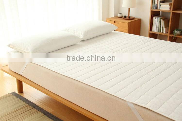 Hotel use 100% polyester filled quilted mattress topper