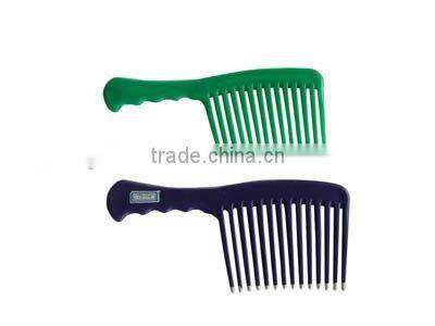 Plastic horse tail comb