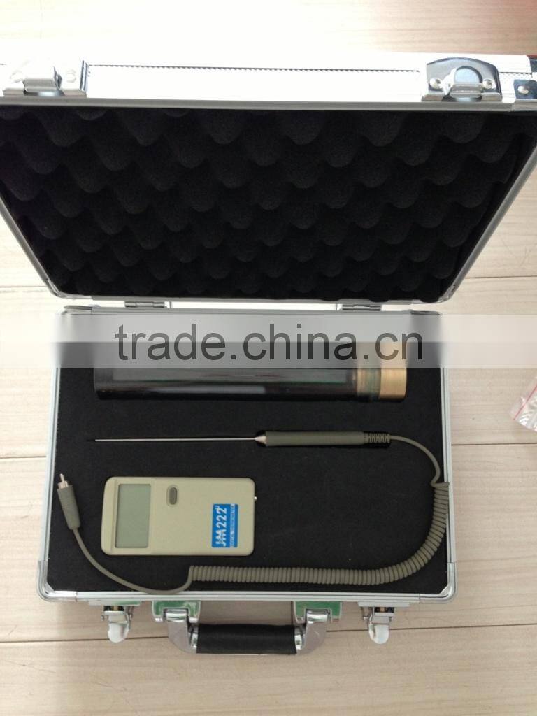 Portable dew point meter for insulating glass