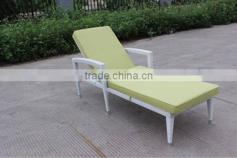 A - high-end hotel patio round wicker sun lounger CF913L