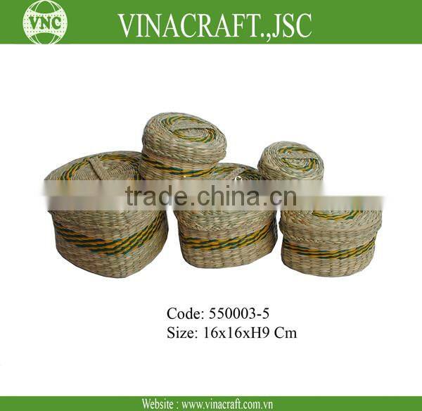 Seagrass storage baskets with lids