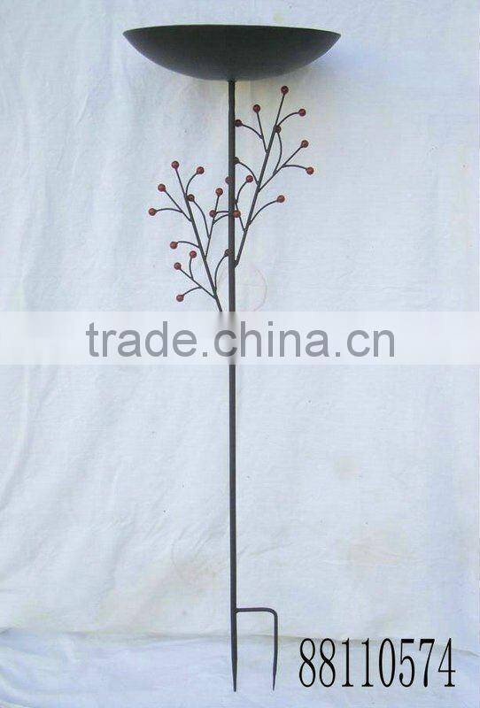 Garden metal bird feeder