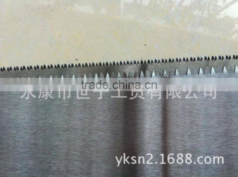 small teeth hand saw with high frequency teeth