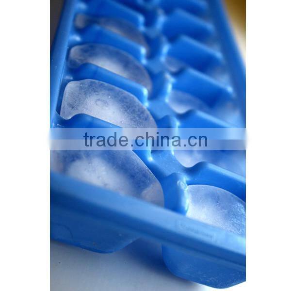 IT-6769 BPA Free Food Grade plastic 12 Perfect ice cube tray