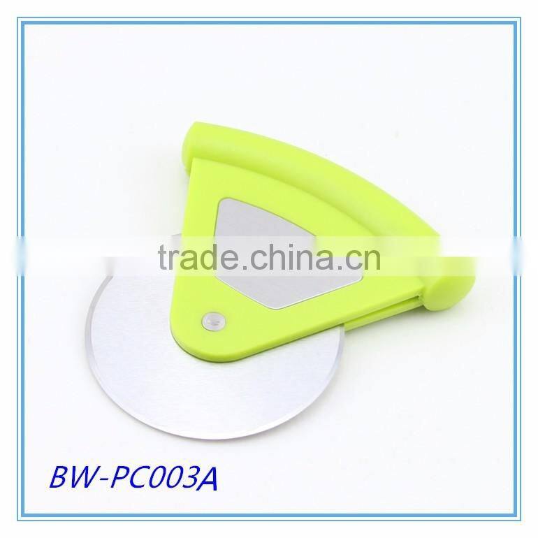 Plastic Handle Pizza Cutter with Stainless Steel Wheel