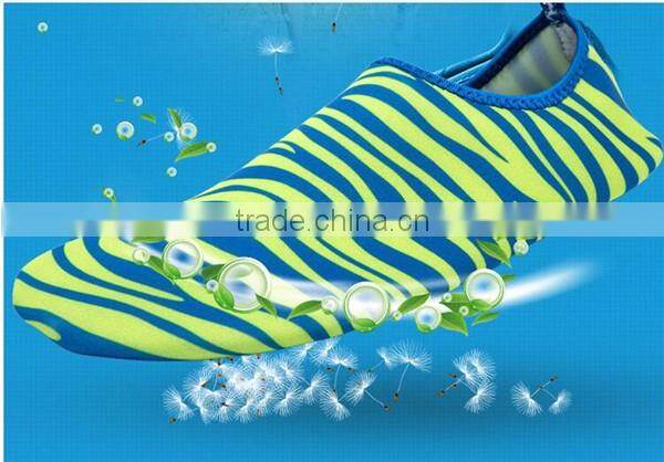 soft sole barefoot Outdoor Fitness Yoga Running Water indoor stretch fabric Socks Shoes