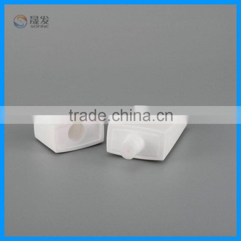 Empty cosmetic lotion pump bottle