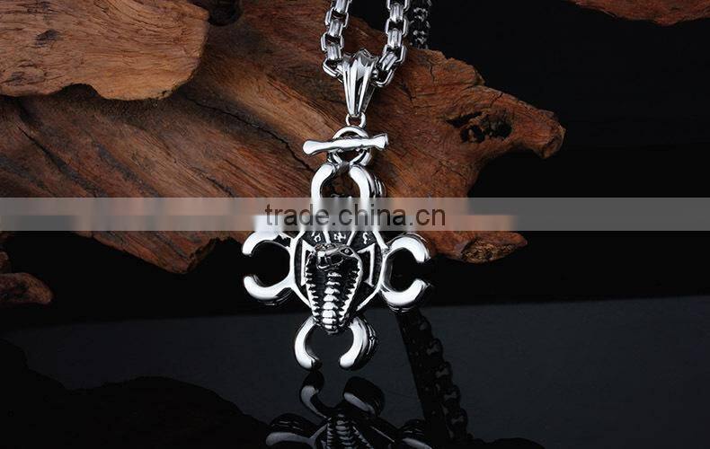 Unique design stainless steel snake shape charm pendant