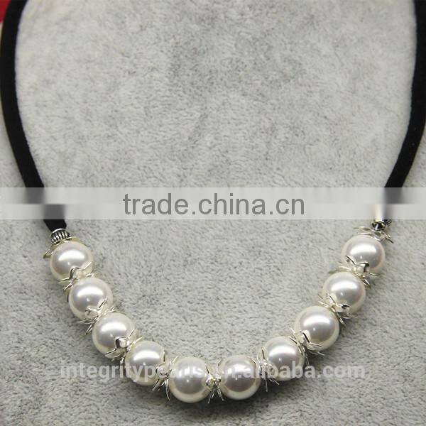 modern pearl necklace design