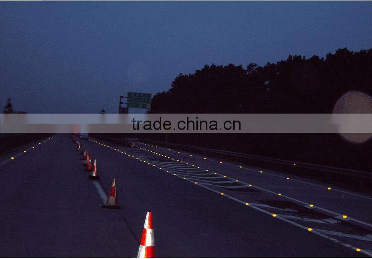 2*3 LED Solar Plastic Road Stud 123mm dia. 25mm high