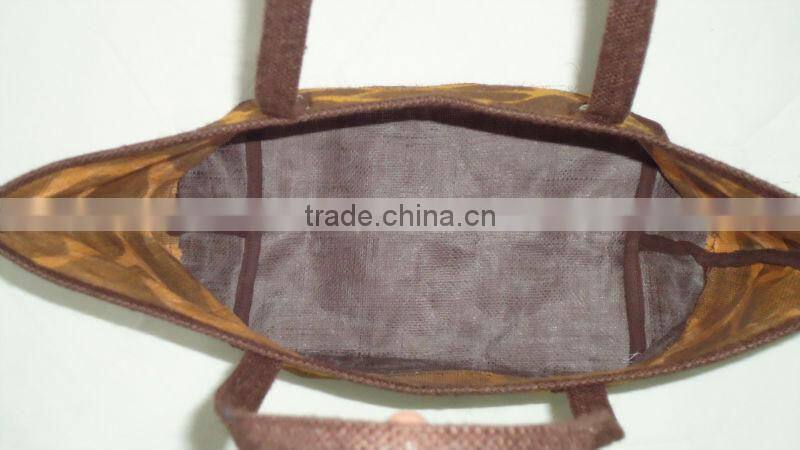 Giraffe printed jute gift bag