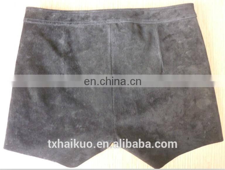 Ladies sheep leather grey hot pants with mental button