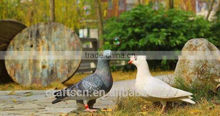christmas pigeon statues