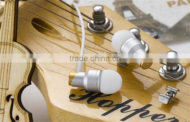 hot sell new design earphone best metal in -ear earphone with mic for mobile phone