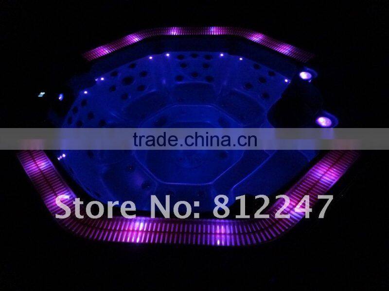 luxurios LED outdoor whirlpool spa