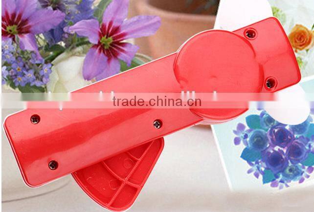 cheap plastic mini handy fan for kids in summer