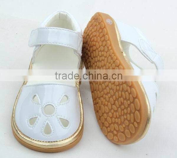 Hot selling skidproof petal squeaky toddler music notes shoes