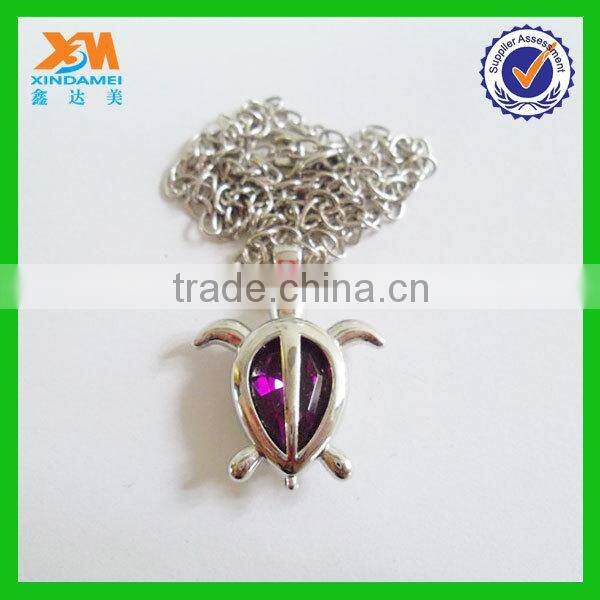 Metal animals turtles diamond necklace