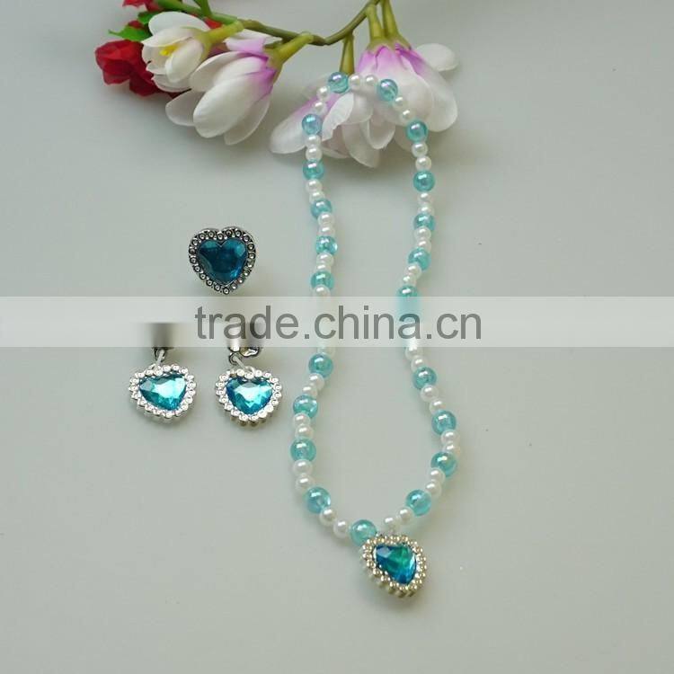Acrylic diamond love pendant necklace&earring sets for kids promonital gifts