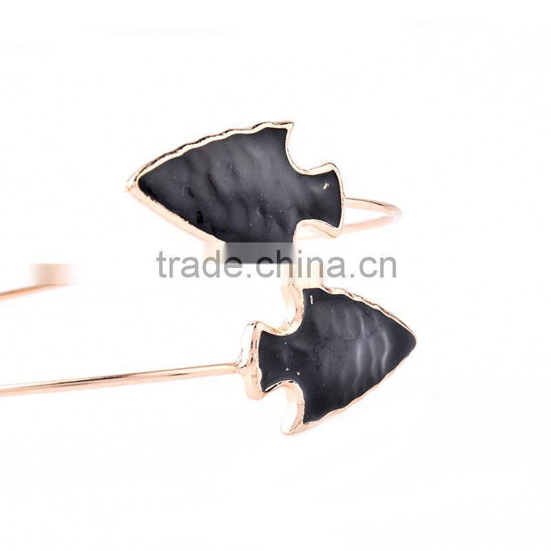 Hot gold triangle arrows arm chain
