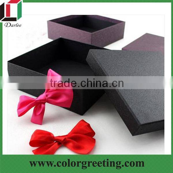 extravagant elegant customized durable clothes packaging boxes