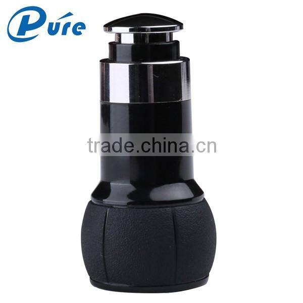 usb car charger 5v2.4a universal usb portable mobile car charger with patent factory directly selling