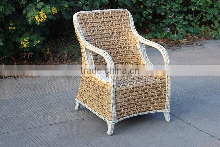 Outdoor Furniture Chrysanthemum Weaving Dining Table And Chairs