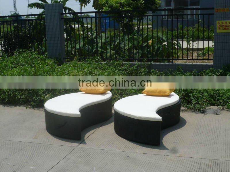 HOT SELL OUTDOOR GARDEN SUN BED RATTAN FURNITURE DAYBED