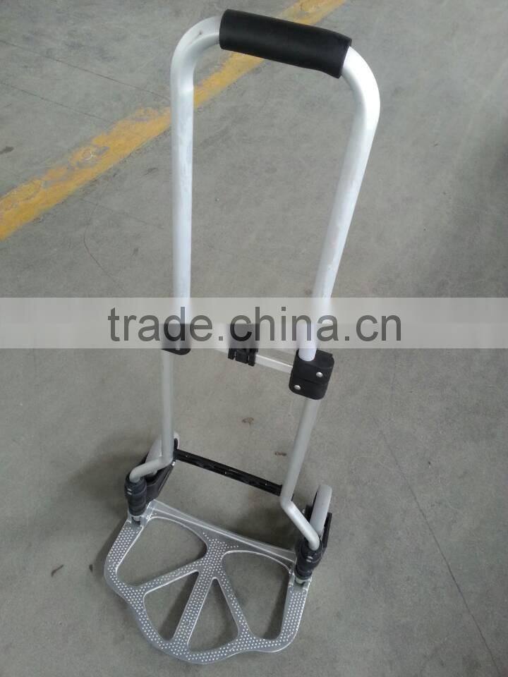 Foldable handtruck