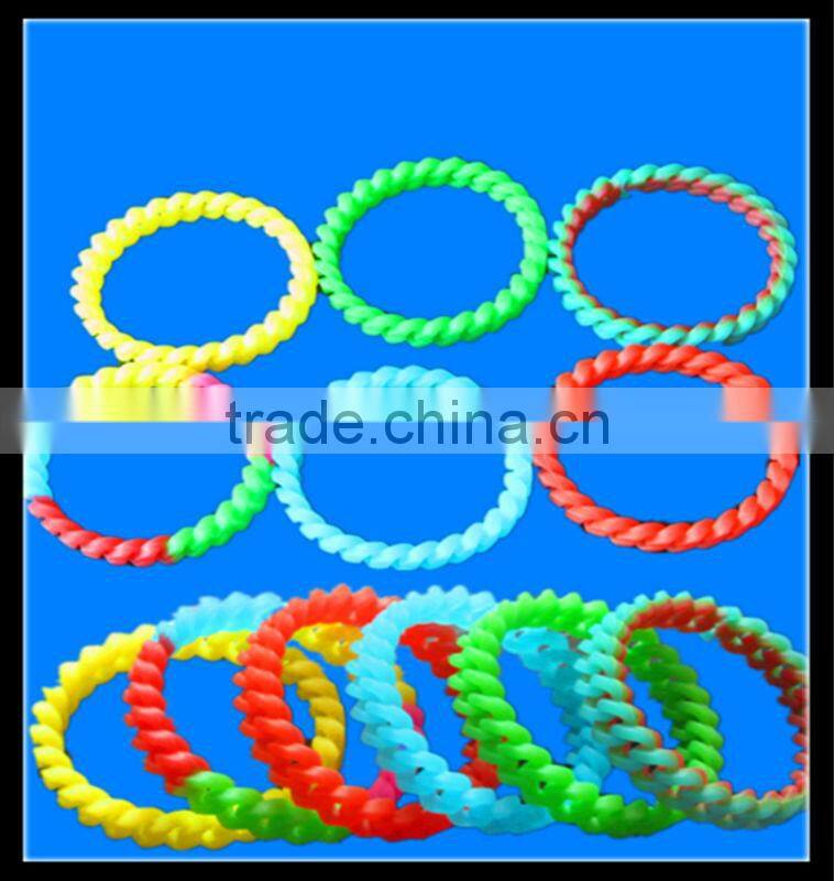 live strong silicone bracelet