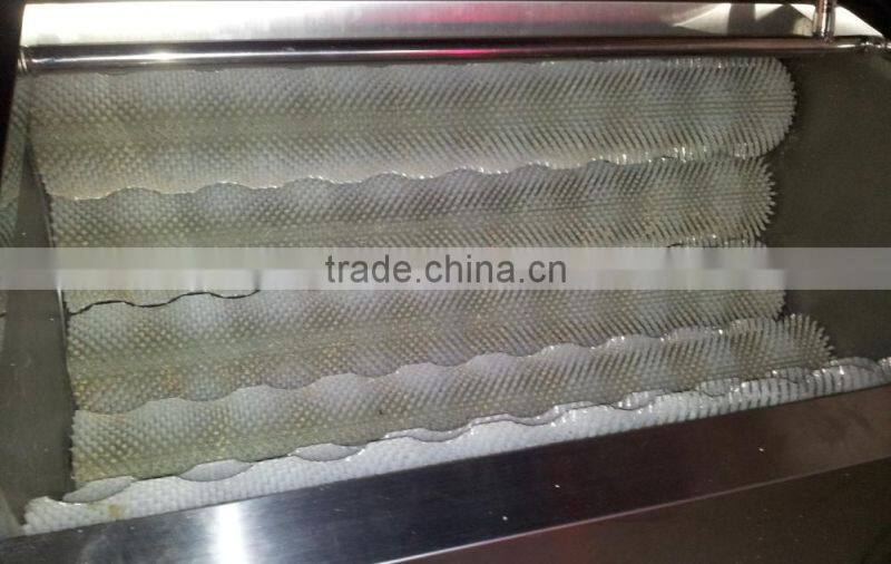 Industrial Automatic Carrot/Taro/ Sweet Potato Peeling Machine With Brush Rollers