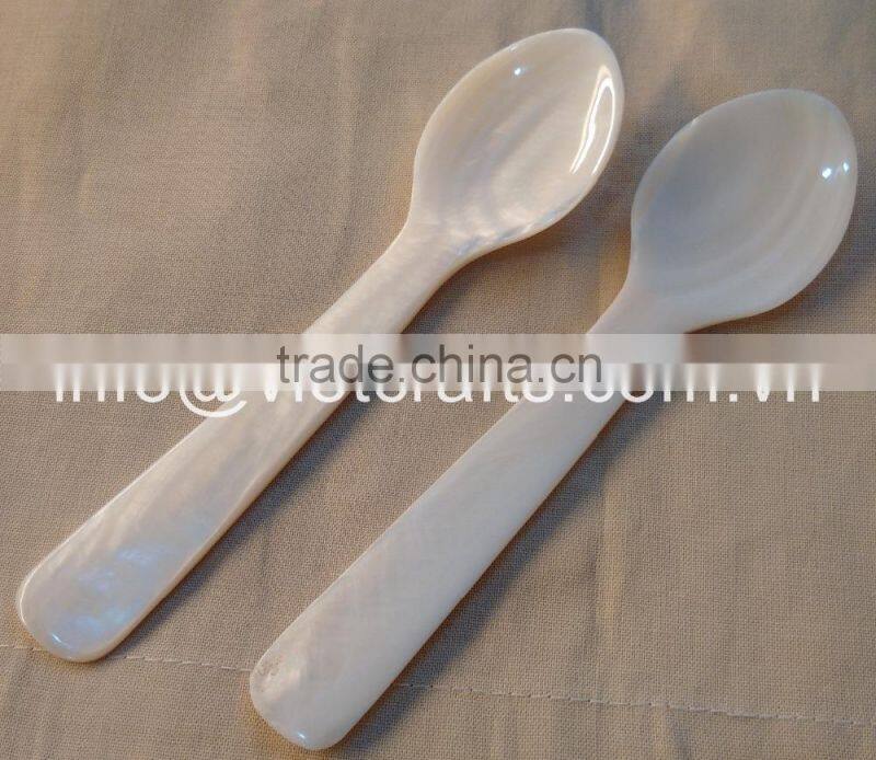 Mother of pearl caviar spoon