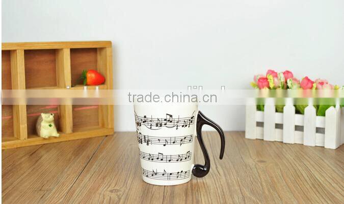 creative music note stave and piano ceramic breakfast mugw ith lid and black handle