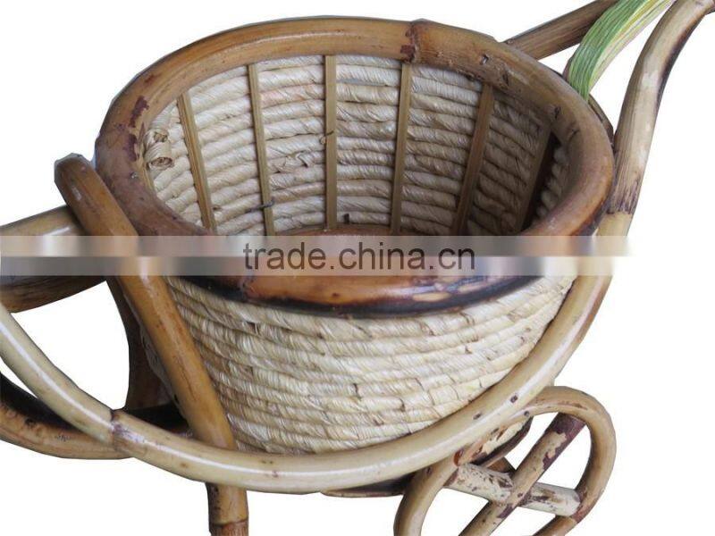 Hot sale special shape high quality cornhusk sundries basket